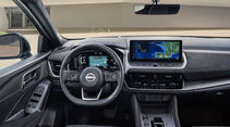 Innenraum des Nissan Qashqai e-Power mit Cockpit und Infotainmentsystem.