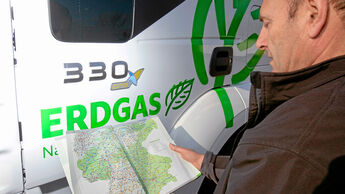 Iveco Stralis 440S33 CNG, Broschüre, Erdgastankstellen