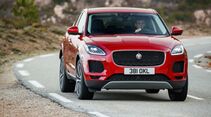 Jaguar E-Pace 2018 schräg vorne fahrend rot