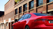 Jaguar XE, Modelljahr 2020, schräg, hinten, links