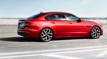 Jaguar XE, Modelljahr 2020, seitlich, fahrend