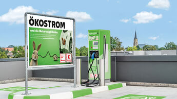 Kaufland-Parkplatz mit E-Ladestation. Die Schwarz-Gruppe stoppt in Deutschland vorerst neue E-Dienstwagen.