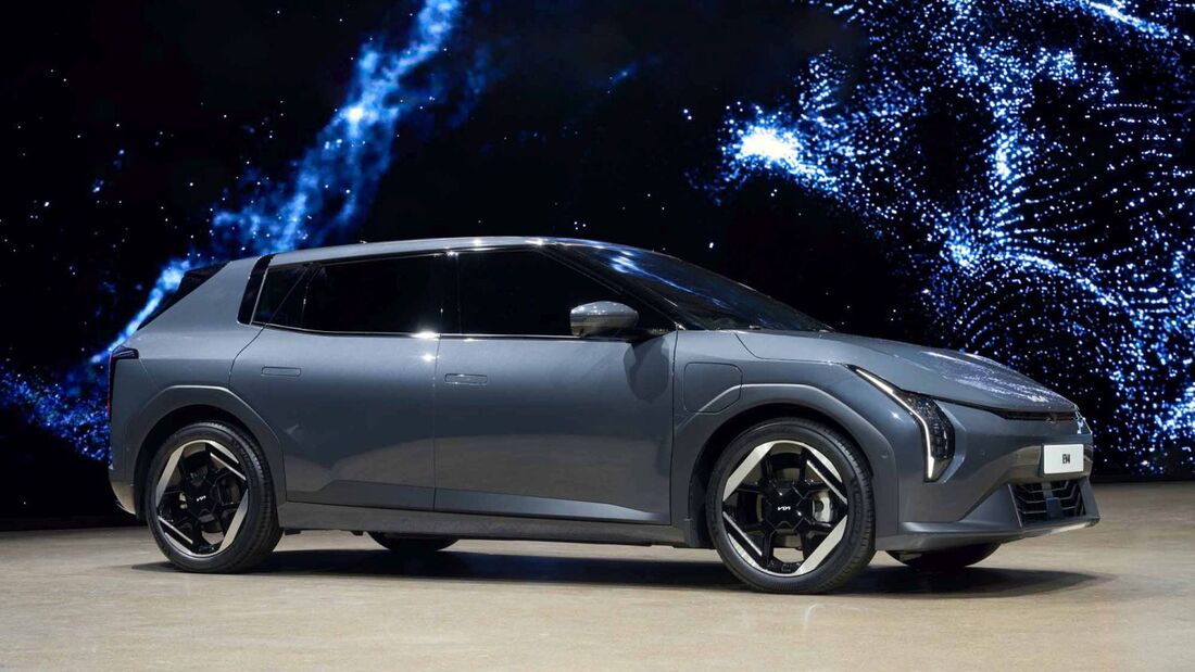 Kia EV4 2025
