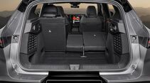 Kofferraum des Mitsubishi Eclipse Cross mit teilweise umgelegter Rückbank und großem Laderaum.
