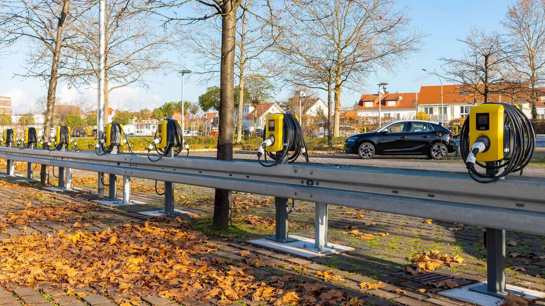 Ladestation, Opel Elecric City, Rüsselsheim, Ladekabel, Kabel, Ladepunkt
