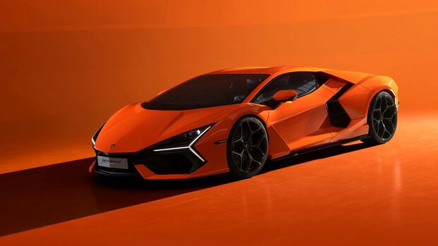 Lamborghini Revuelto 2023