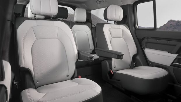 Land Rover Defender 2025