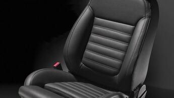 Langes Fahren im Auto kann zu Rückenbeschwerden führen