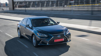 Lexus ES 2019