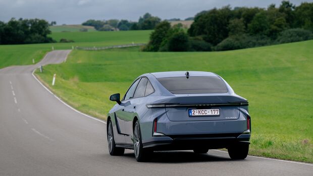 Lexus ES 2026