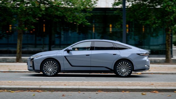 Lexus ES 2026