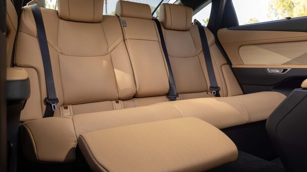 Lexus ES 350e/500e 2026