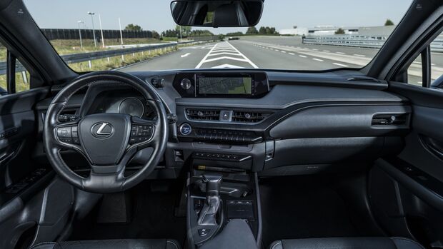 Lexus UX 2023