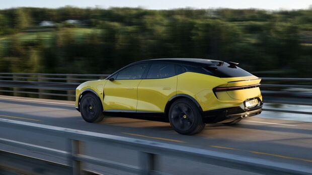 Lotus Eletre 2023