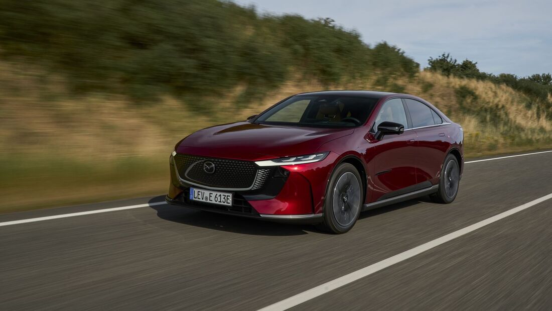 Mazda 6e 2025