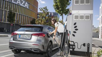 Mercedes A-Klasse PIH 2019, Ladesäule, laden