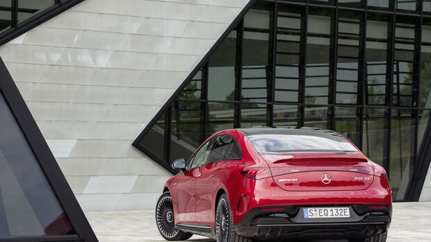 Mercedes-AMG EQE 43 4MATIC

Mercedes-AMG EQE 43 4MATIC