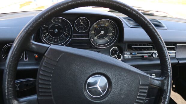 Mercedes-Benz La Pick-up