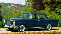Mercedes-Benz S-Klasse S111, erster Serien-Pkw mit Sicherheitskarosserie und Knautschzone.
