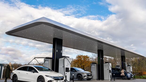 Mercedes-Benz eröffnet ersten europäischen Charging Hub in Mannheim
Mercedes-Benz opens first European Charging Hub in Mannheim