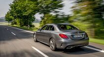 Mercedes C-Klasse 2018, schräg, hinten, links, fahrend