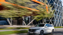 Mercedes EQC, 2019, Elektroauto, E-Auto, schräg, links, vorne, fahrend, 