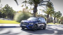 Mercedes GLB, fahrend, schräg, vorne, links