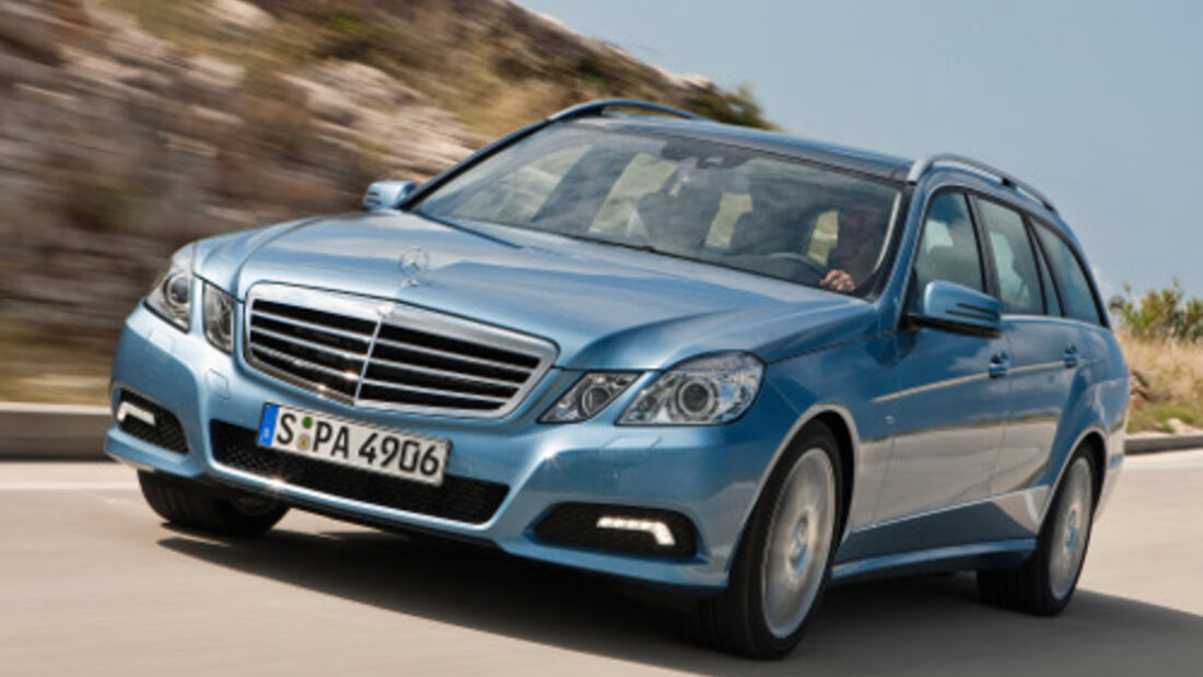 Mercedes bei Abgasreinigung vorne