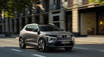 Mitsubishi Eclipse Cross Elektro-SUV Frontansicht in der Stadt