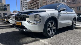 Mitsubishi Outlander Plug-in-Hybrid 2025