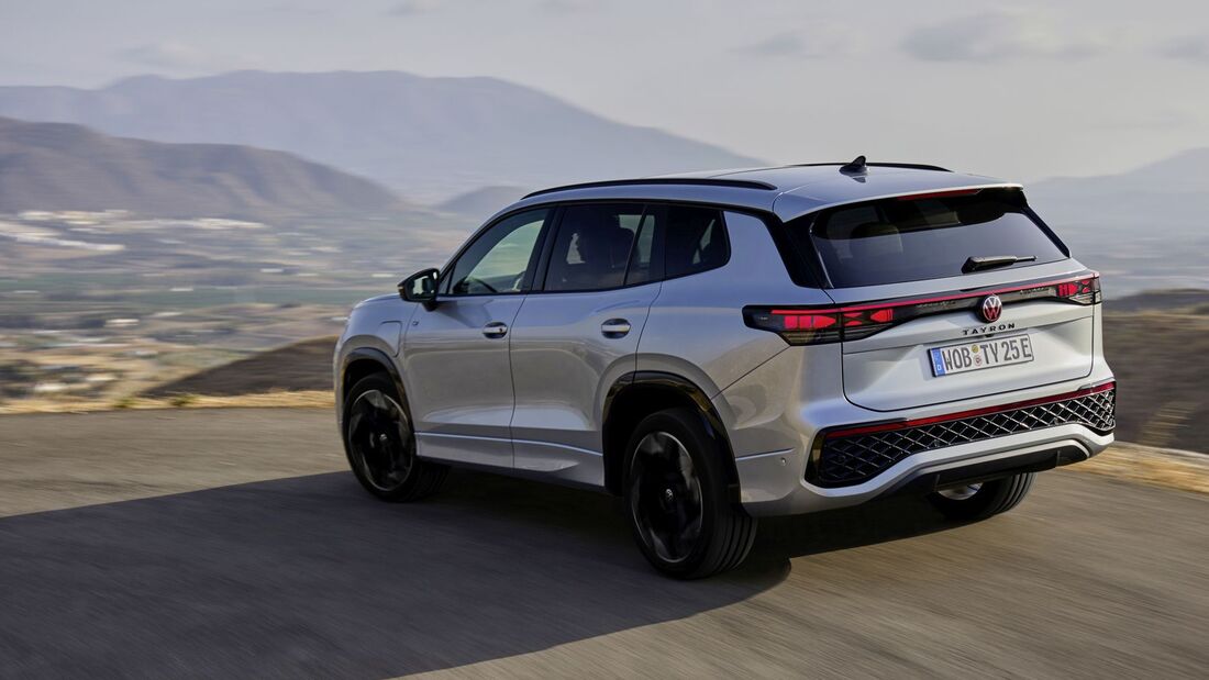 Neues SUV für den europäischen Markt: Der VW Tayron ist nach dem Touareg das zweitgrößte SUV von Volkswagen in Europa und bietet als Plug-in-Hybrid über 100 km elektrischer Reichweite.