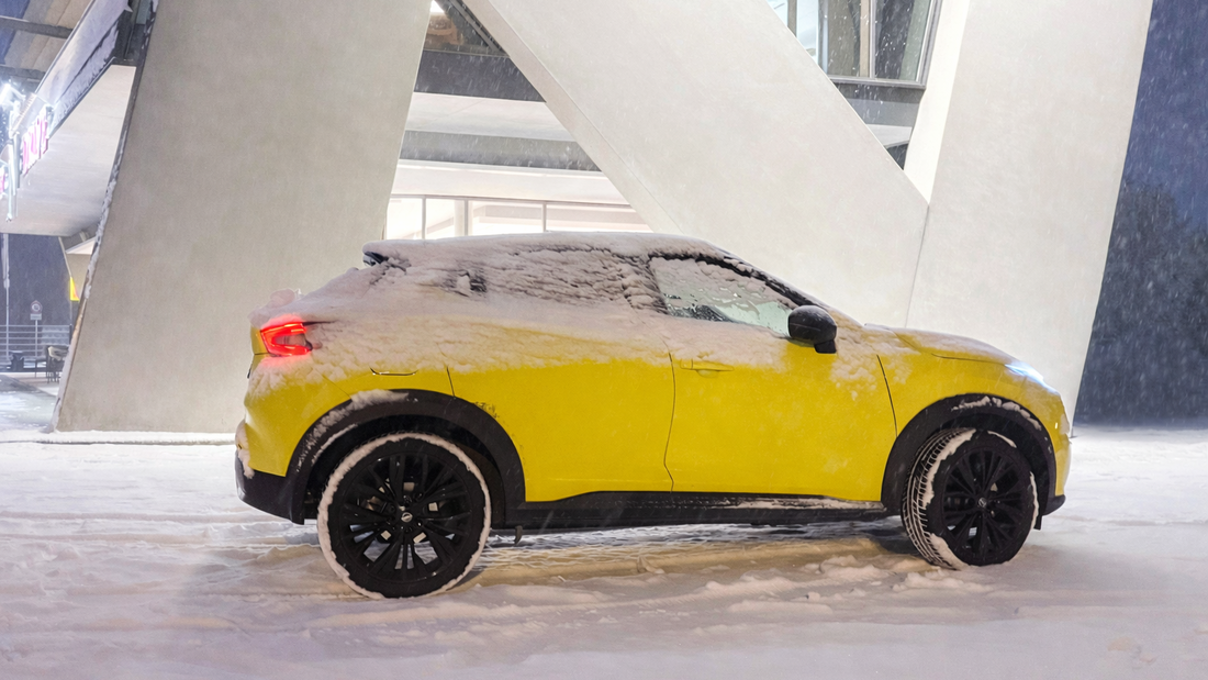 Nissan Juke Hybrid N-Sport im Fahrbericht mit Details zu Kofferraum, Fond, Ruecksitzbank, Innenraum, Platzangebot und Rueckfahrkamera