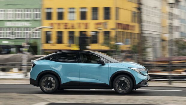 Nissan Leaf  2025