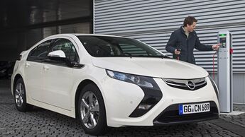 Opel Ampera fährt nach Genf