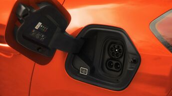 Opel Corsa-e 2020, Steckdose, laden, E-Auto,