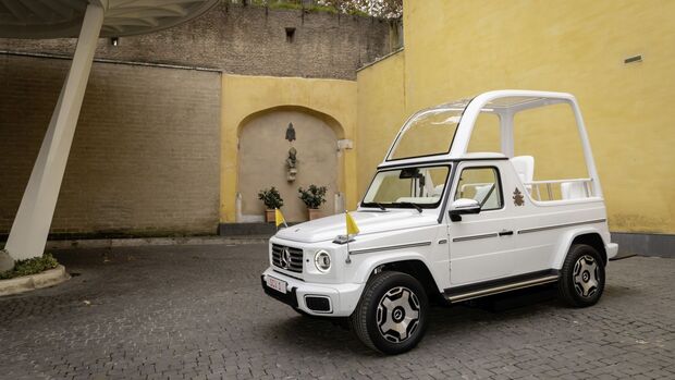 Papst Franziskus erhält erstes elektrisches „Papamobil“ von Mercedes-Benz
Pope Francis receives first electric “Popemobile” from Mercedes-Benz