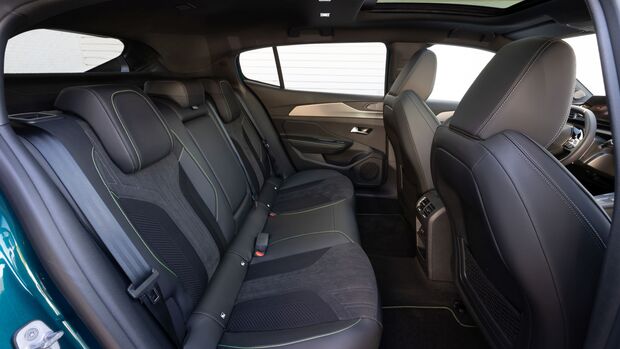 Peugeot 408 2023