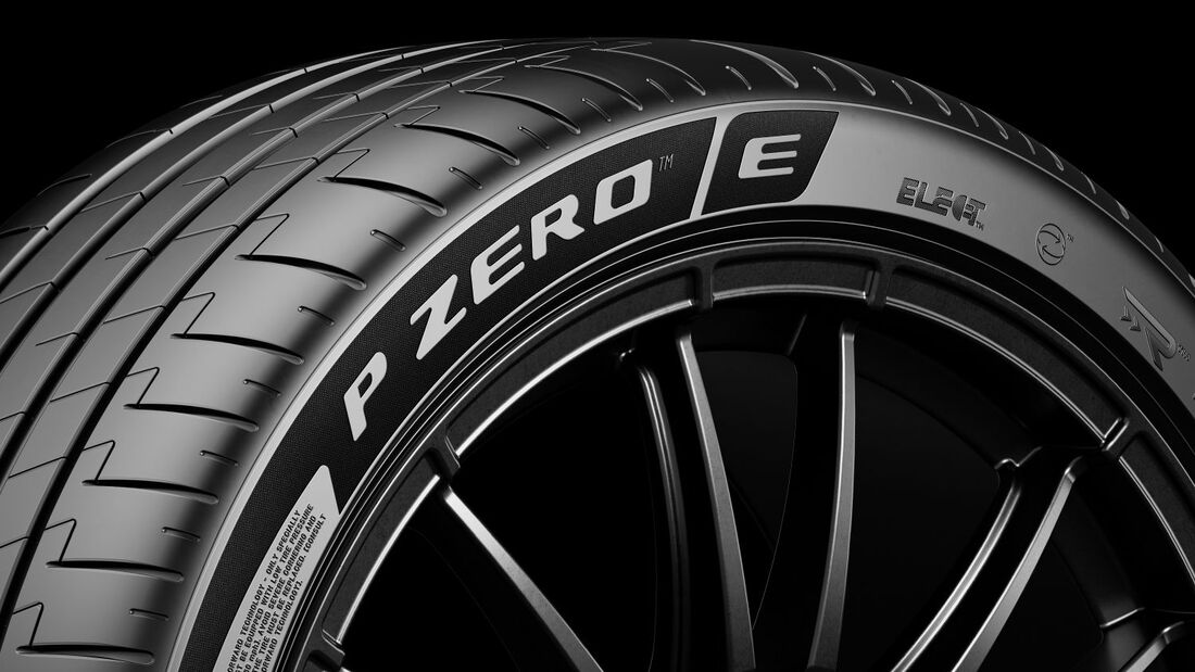 Pirelli P Zero E 2023