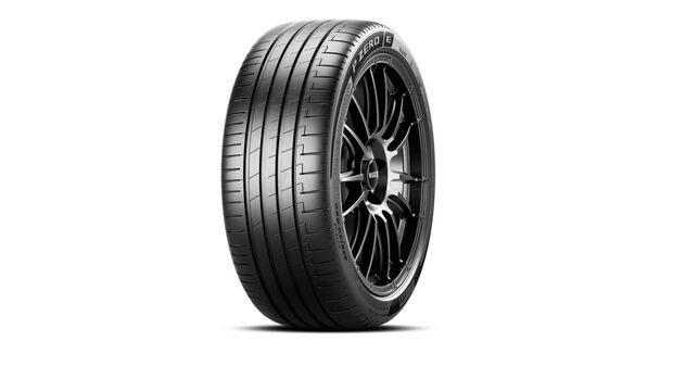 Pirelli P Zero E 2023