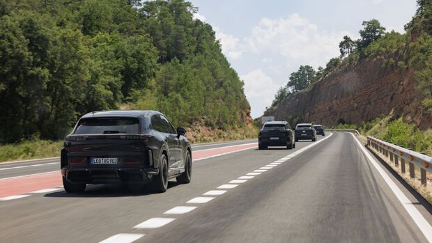 Porsche Cayenne Electric 2025