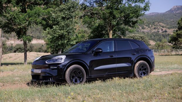 Porsche Cayenne Electric 2025