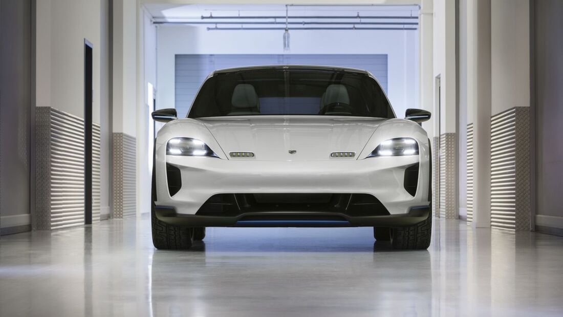 Porsche Mission E Cross Turismo