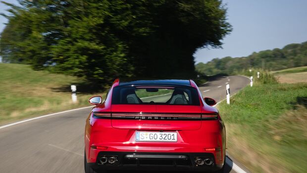 Porsche Panamera 2025