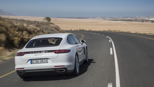 Porsche Panamera 4 E-Hybrid