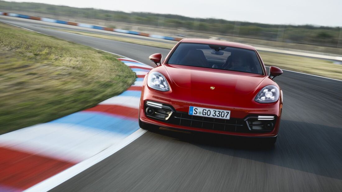 Porsche Panamera GTS 2018