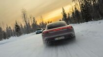 Porsche Taycan 4 2025
