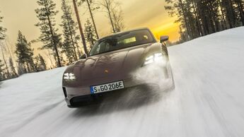 Porsche Taycan 4 2025