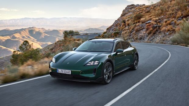 Porsche Taycan 4 Cross Turismo 2024