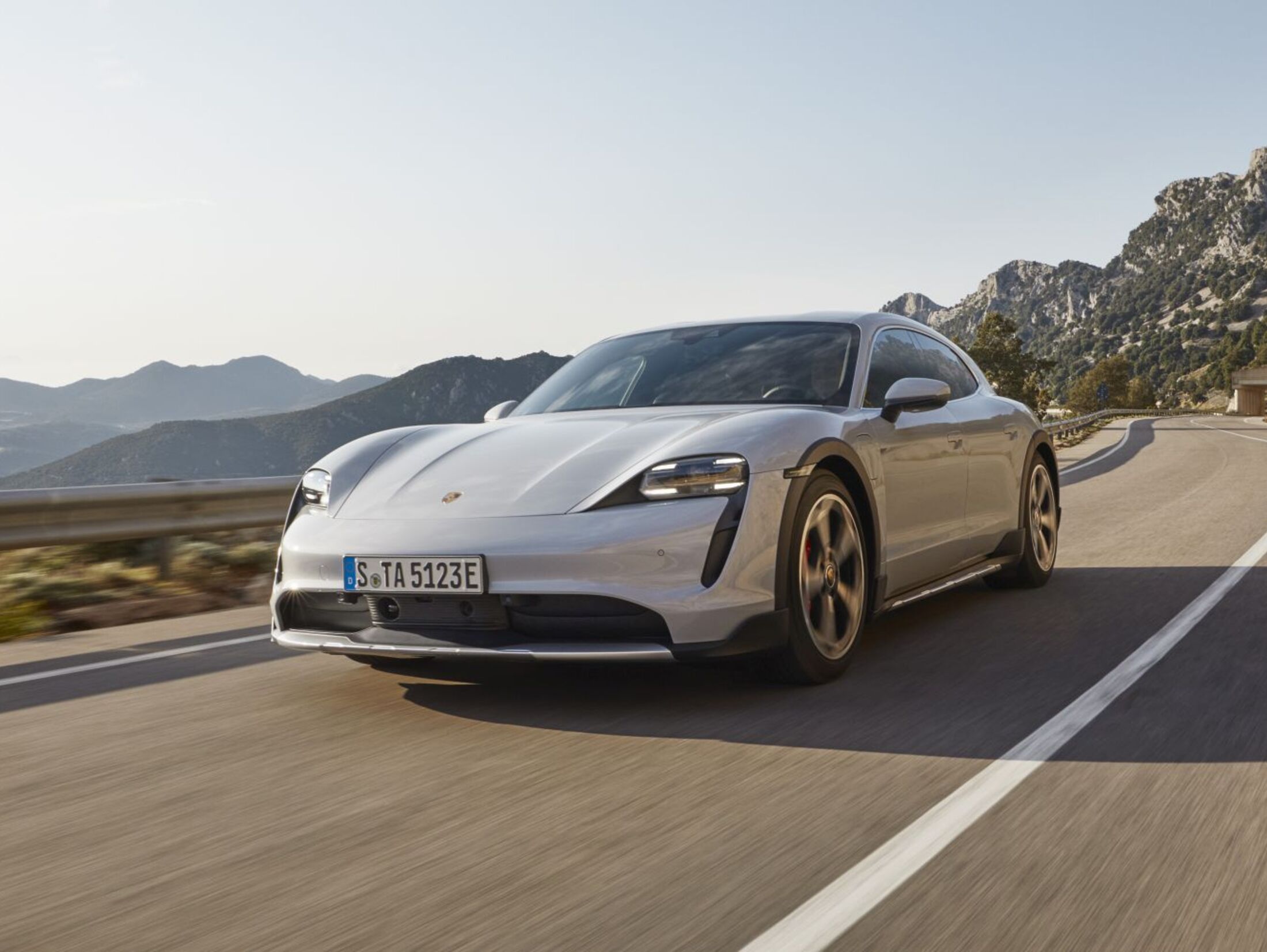 Porsche taycan 4 cross turismo discount
