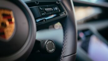 Porsche Taycan Cross Turismo 2021